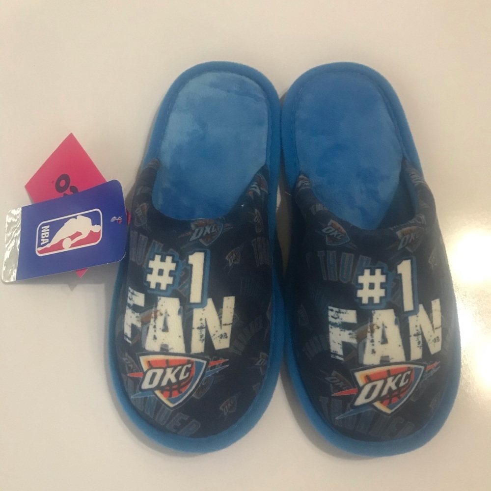 Youth OKC Thunder Slippers Y XL (7-8)-NWT